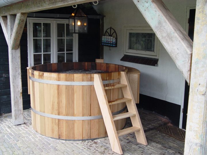 Electric Heating Wooden Outdoor Spa Hot Tub 5 Person Hot Spa Tubs